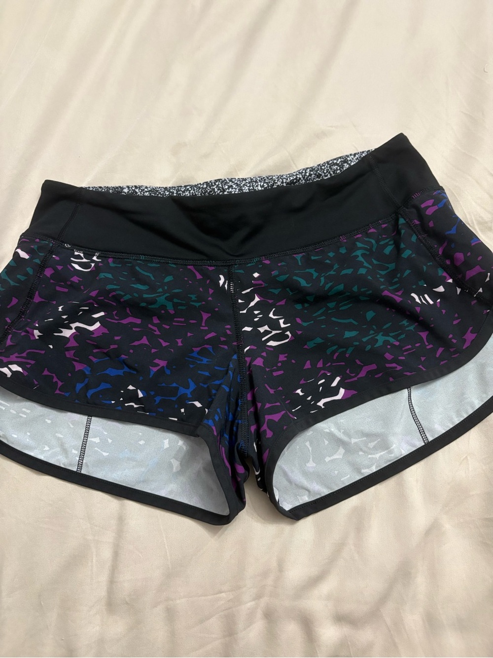 Lululemon Women’s Black Printed Active Shorts